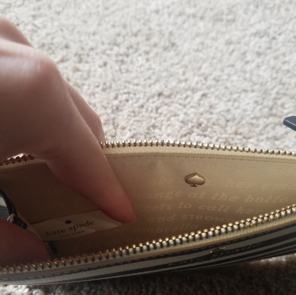 Kate Spade Wristlet - Picture 4 of 5
